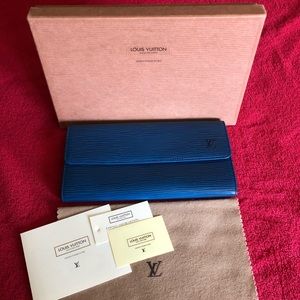 ❤️ SOLD ❤️ Authentic Louis Vuitton Blue Epi Wallet